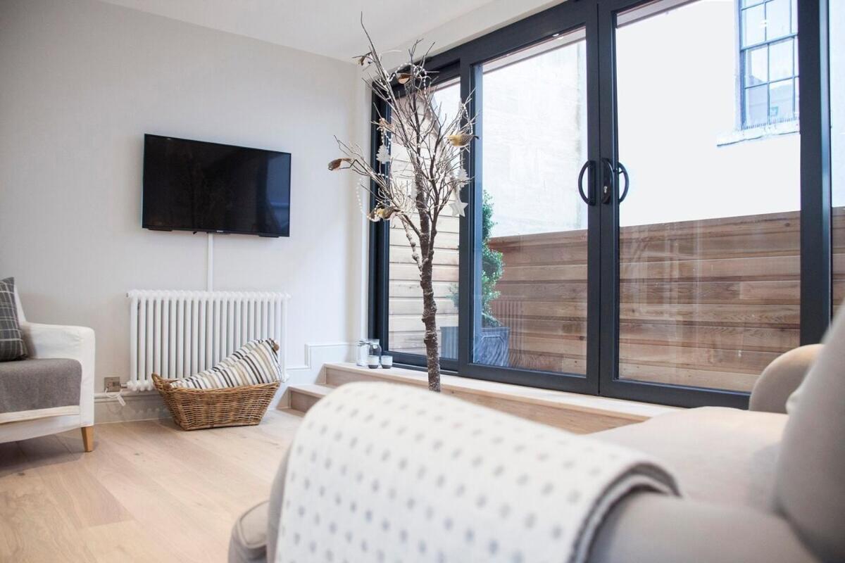 Stylish Wood Street Apartment Bath Exterior foto