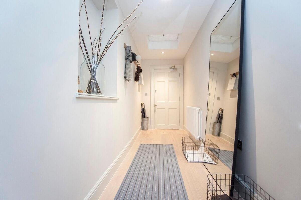 Stylish Wood Street Apartment Bath Exterior foto