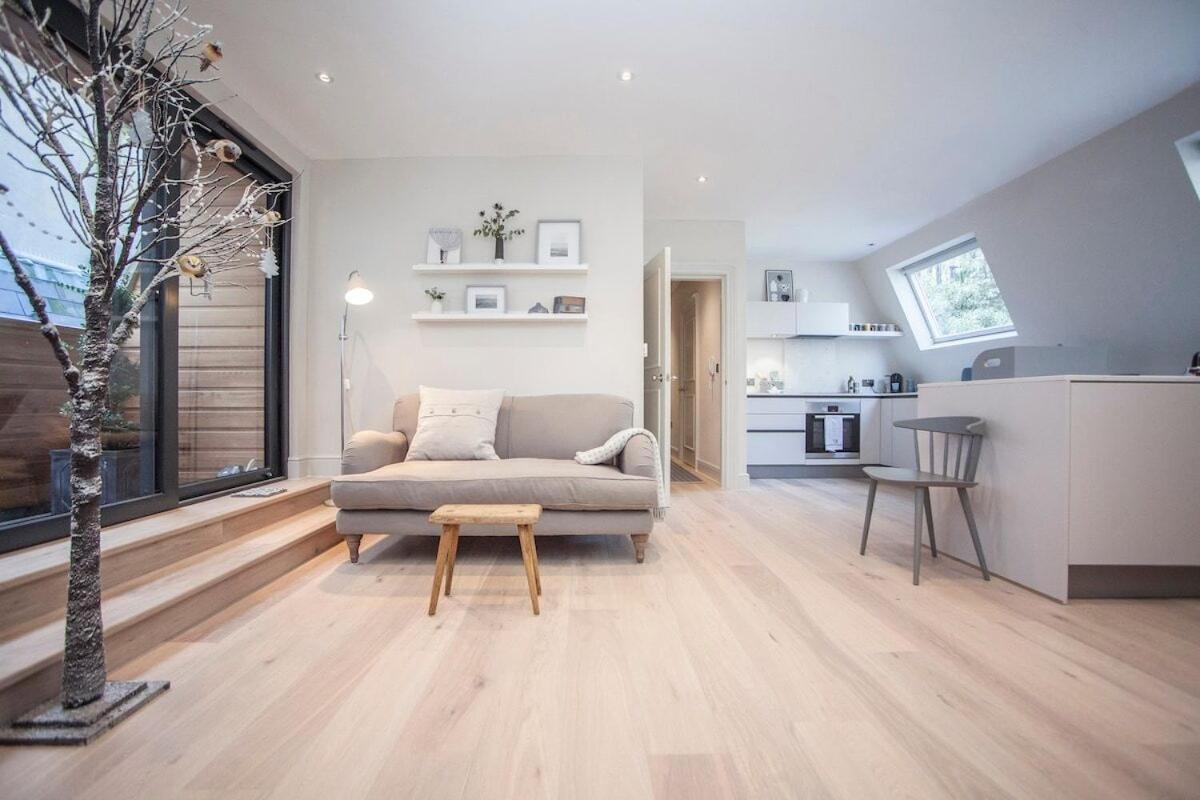 Stylish Wood Street Apartment Bath Exterior foto
